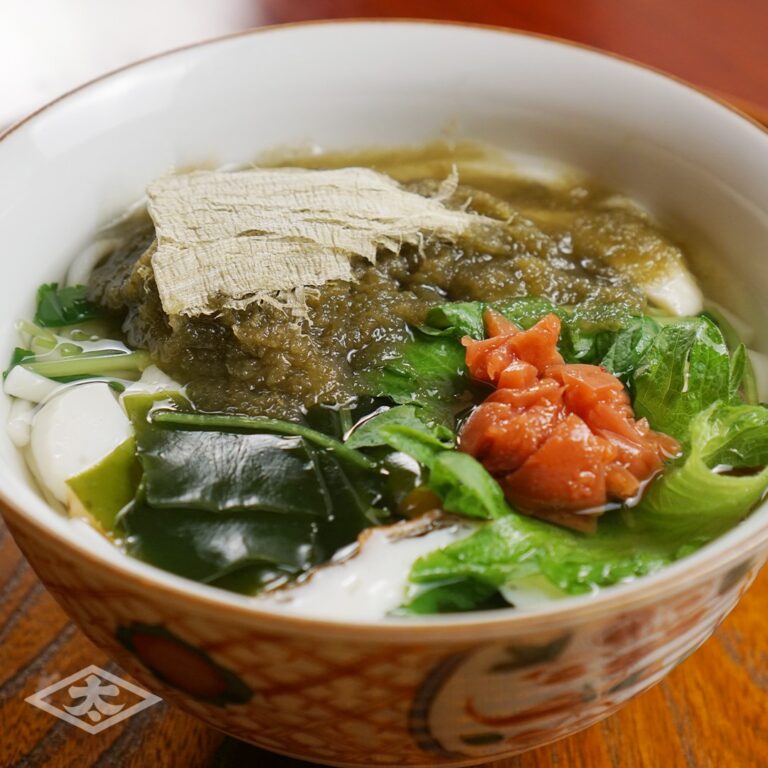とろろ昆布と梅のうどん
